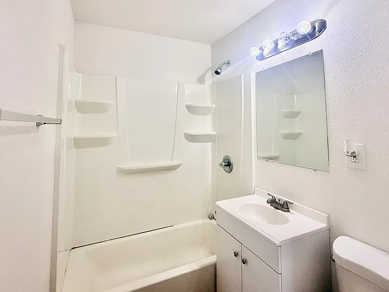 1127 W Norberry St — Photo 9