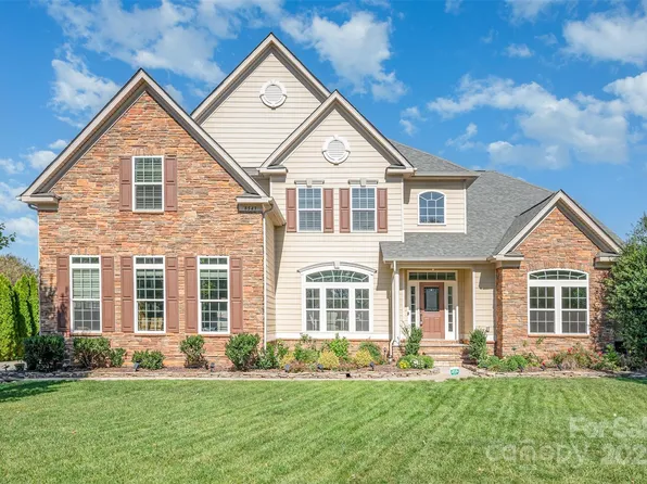 8543 Twickenham Ter, Harrisburg, NC 28075