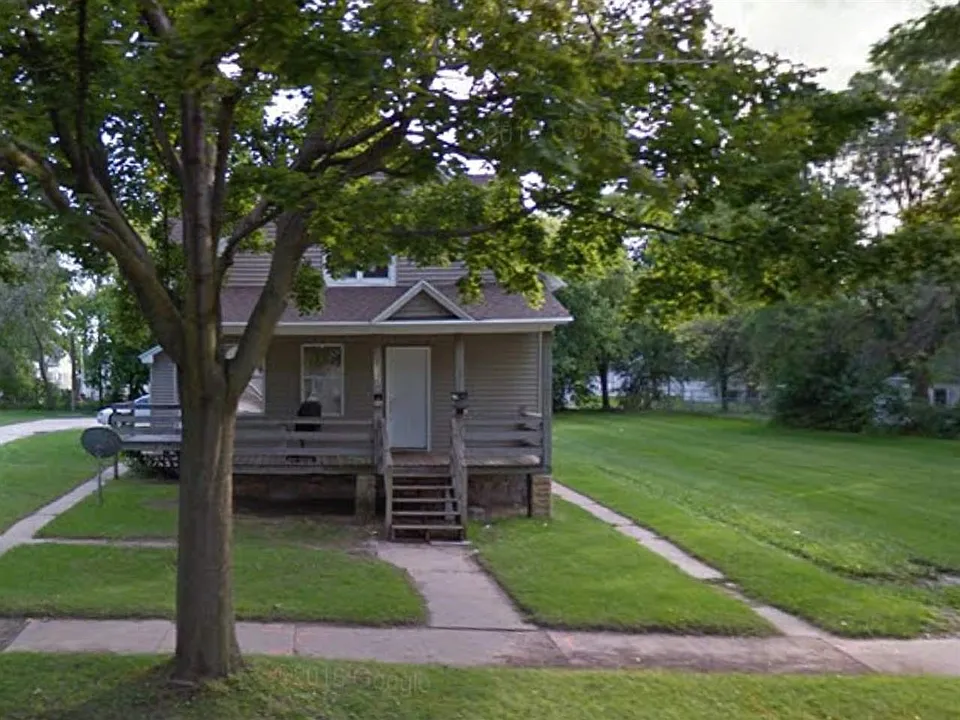 1136 HARVEY ST - 3 UNIT