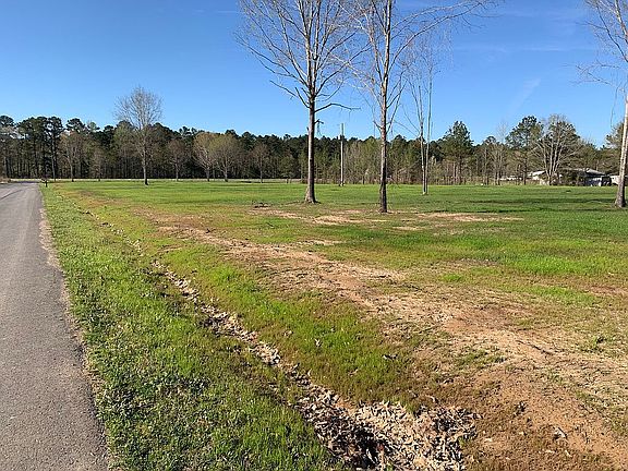 4th image of 8011 Eighty Acres Dr
