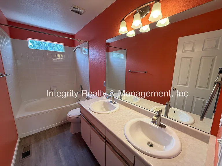 312 W Jamison Pl #5 — Photo 10