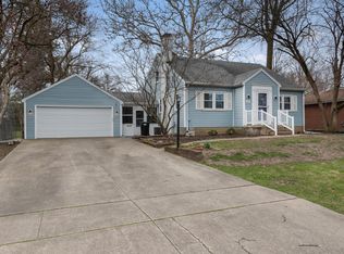 1307 W Healey St, Champaign, IL 61821