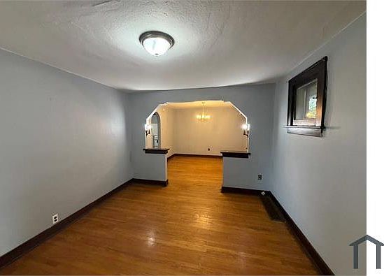 5th image of 8531 Lowell St