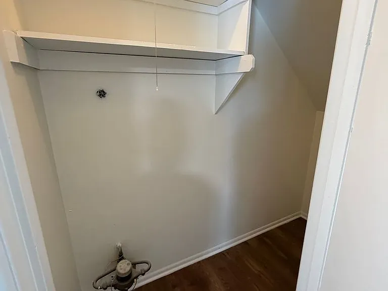 1530 Genessee Ave — Photo 5