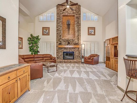 5th image of 536 E Linda Ln