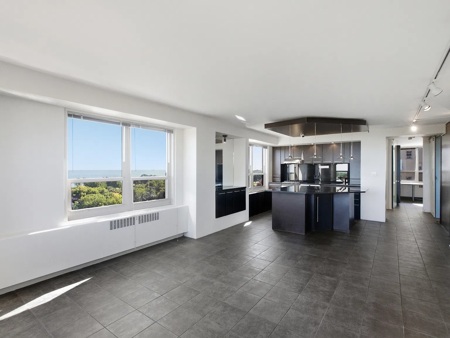 2 bed, 1.0 bath, 1000 sqft, $2,950 — Photo 4