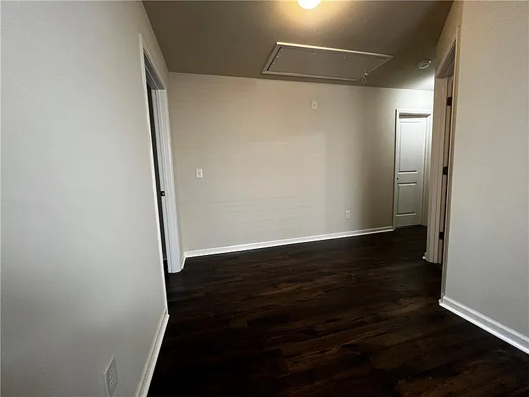 750 Village Field Ct — Photo 17