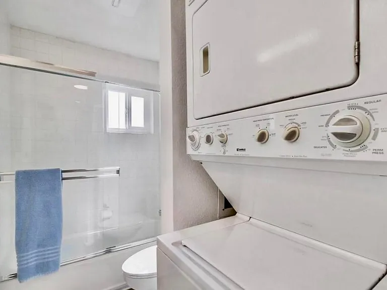 374 Orange Ave #B — Photo 11