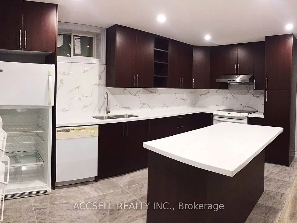 137 Castan Ave #BASEMENT