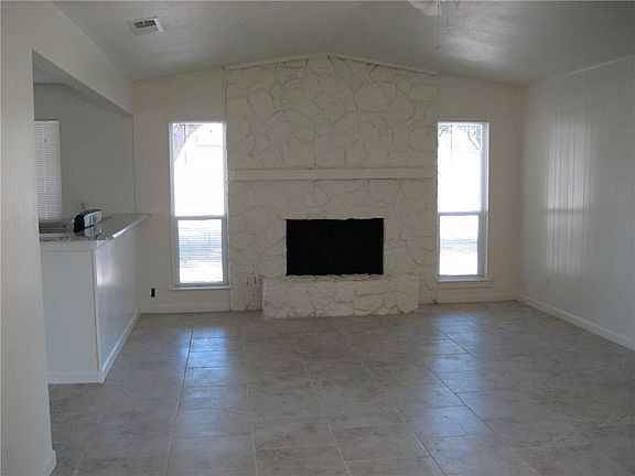 4th image of 2109 Powderhorn Dr