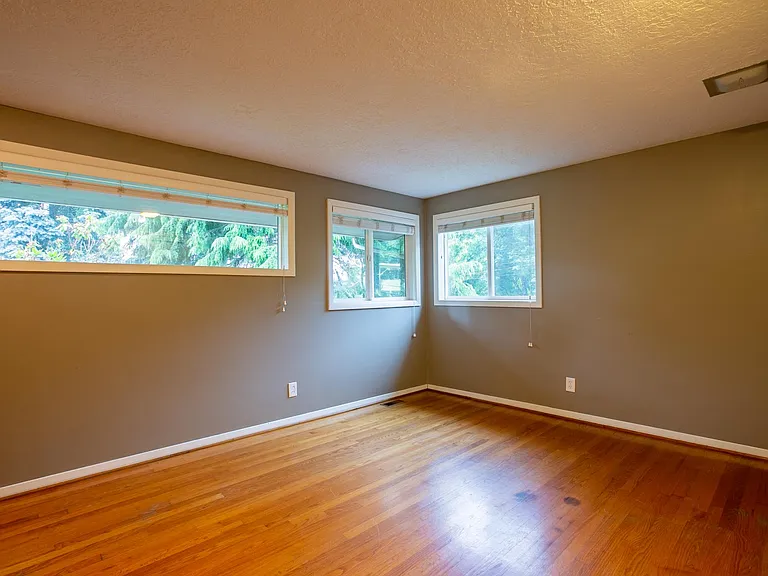 12105 SE River Rd — Photo 14