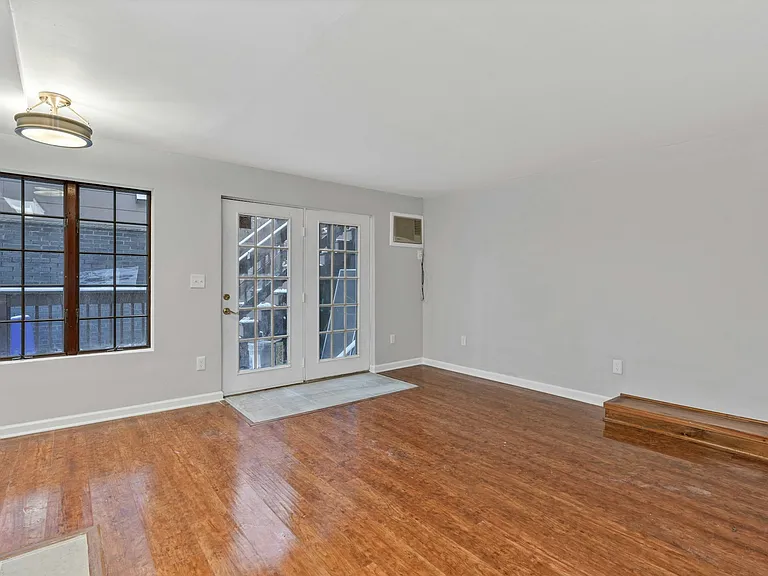 156 Undercliff Ave — Photo 5