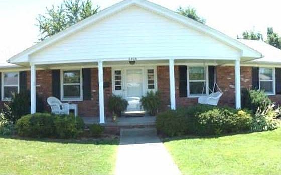 1st image of 2406 S Stratford Dr