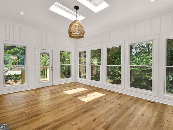4th image of 4587 Gilhams Rd NE