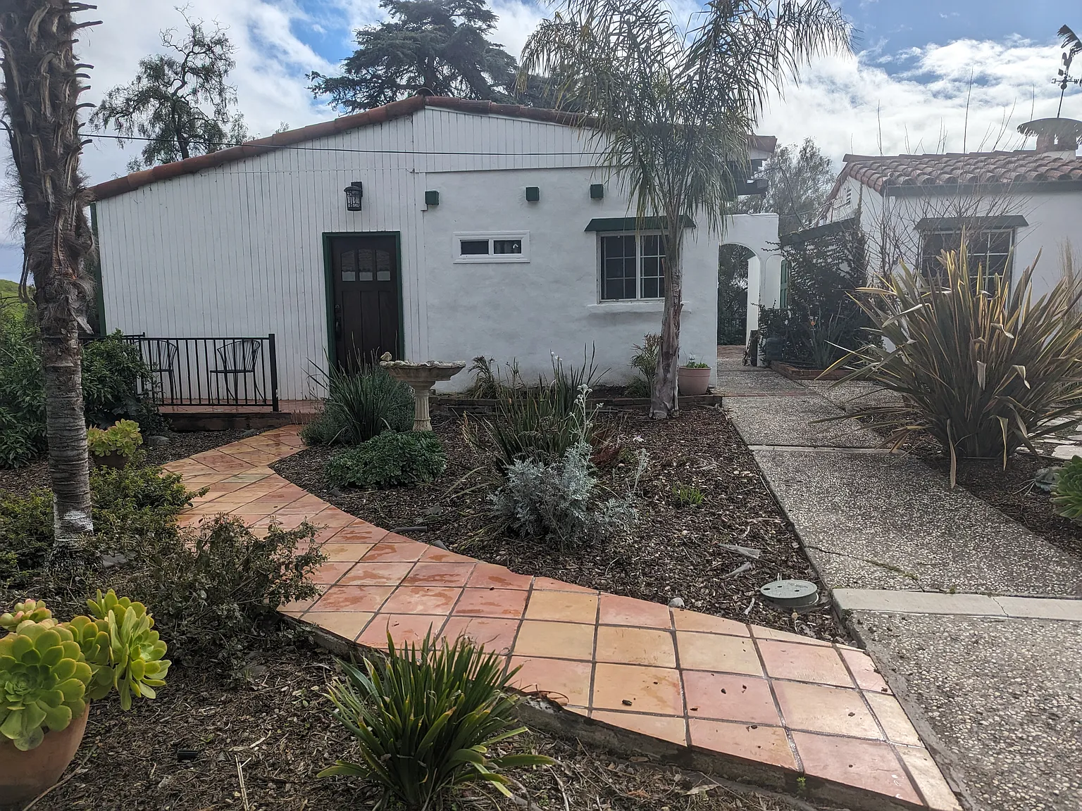 Studio, 300 sqft, $2,000 — Photo 4