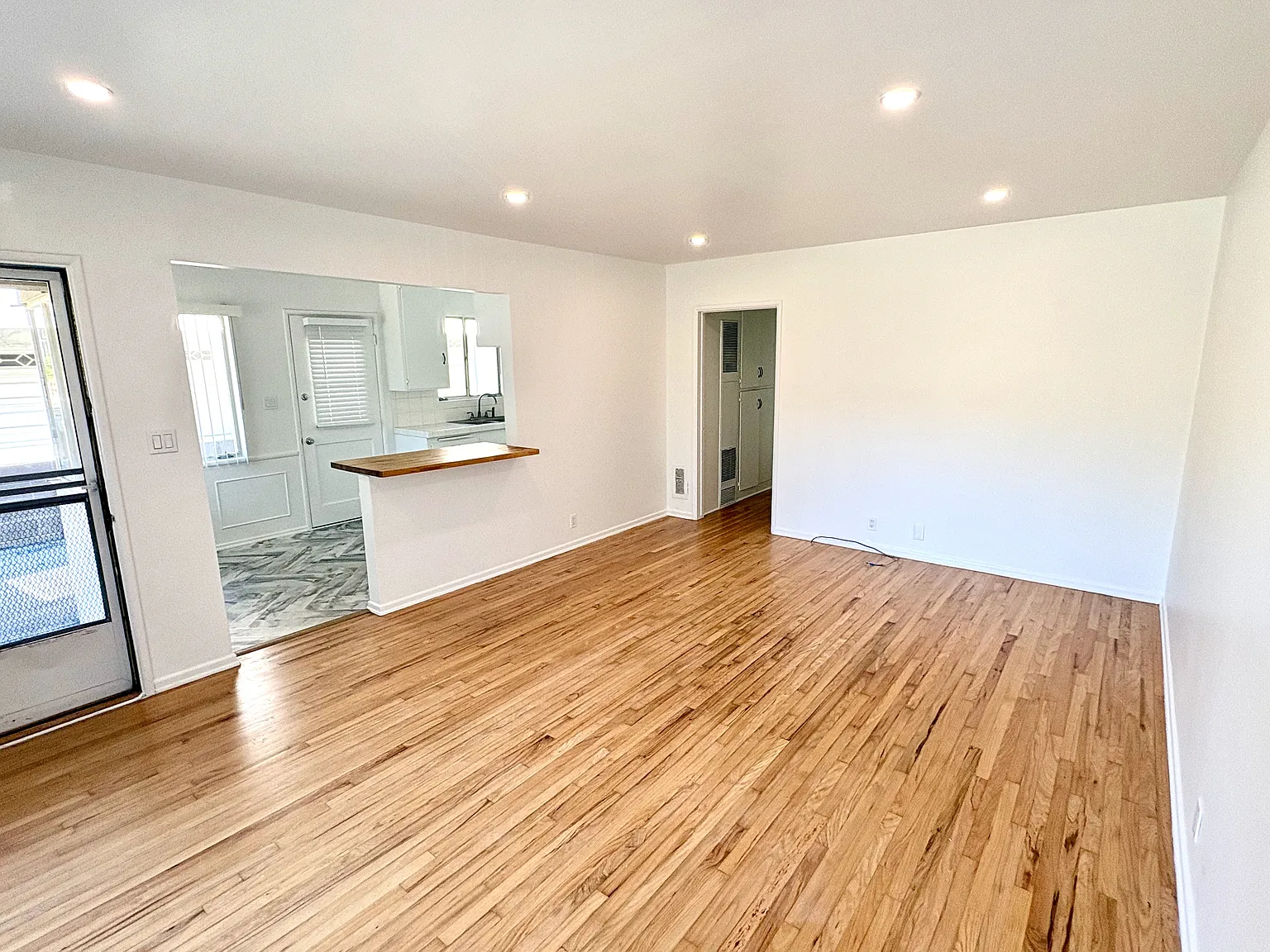 1 bed, 650 sqft, $1,899 — Photo 2