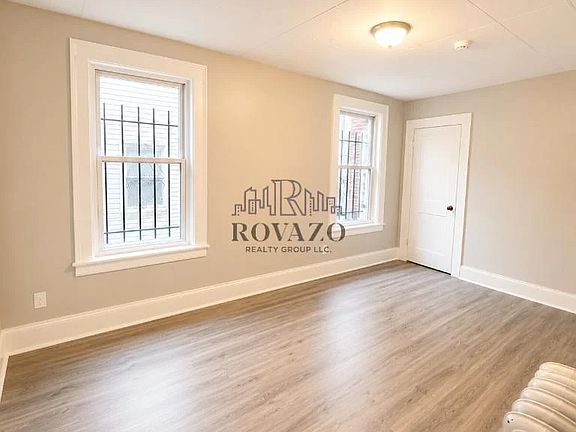 5th image of 192-194 Shephard Ave #2