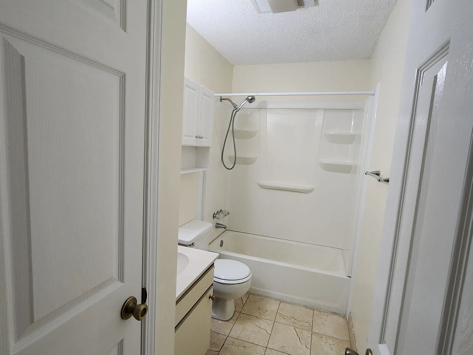 4780 Pontchartrain Dr — Photo 4
