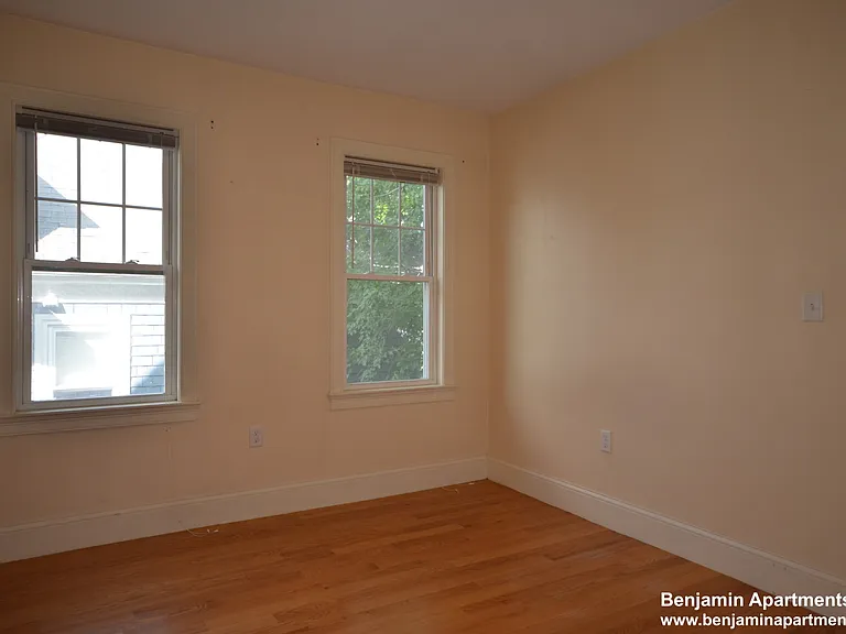 74 Brooks St #13 — Photo 19