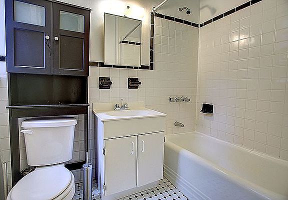 4th image of 304 W 102nd St APT 4A