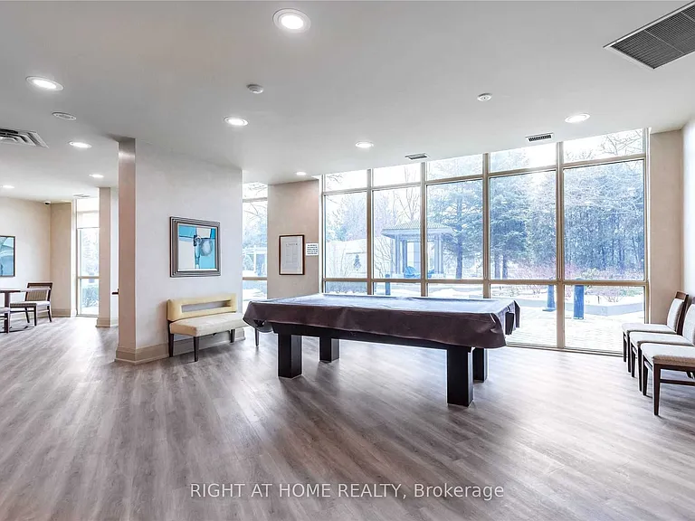 28 Harrison Garden Blvd #702 — Photo 14
