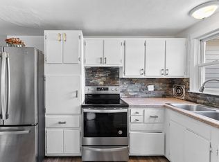 361 Newhouse St, Springfield, MA 01118