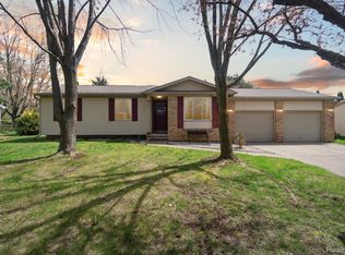 6061 Homestead Pl, Grand Blanc, MI 48439