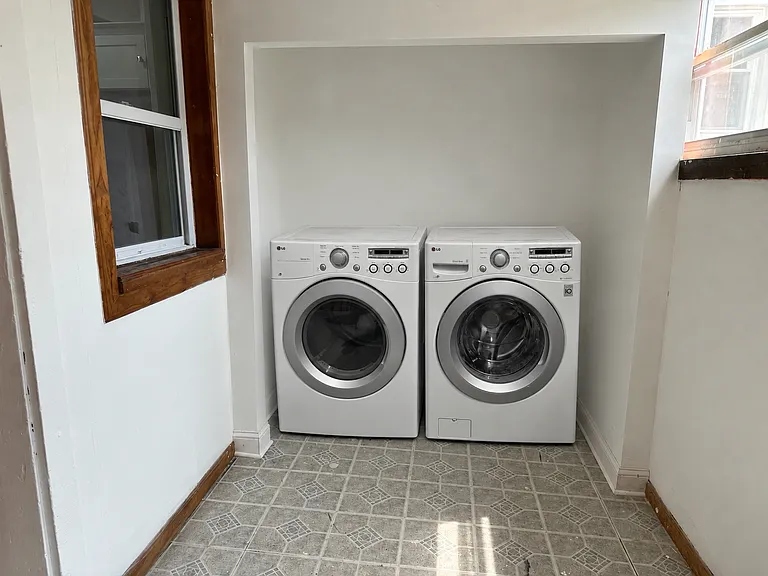 2553 W 45th St #1 — Photo 12