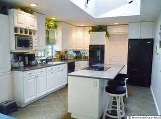 125 Crine Rd, Morganville, NJ 07751