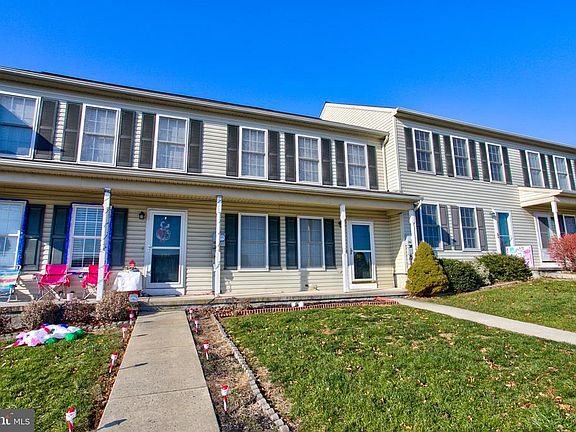 3rd image of 709 Knoll Dr