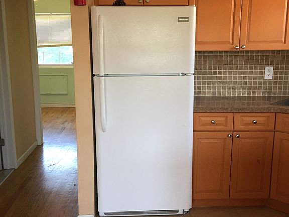 4th image of 7708 60th St #3AK