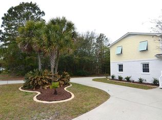 402 Peninsula Dr, Carolina Beach, NC 28428