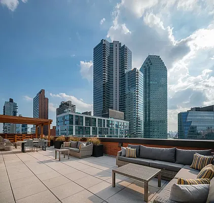 Rented by Compass | media 19