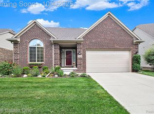 3419 Hawk Woods Cir UNIT 3, Auburn Hills, MI 48326