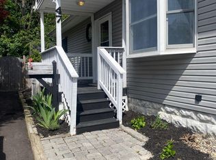 47 Park Ave, Belford, NJ 07718
