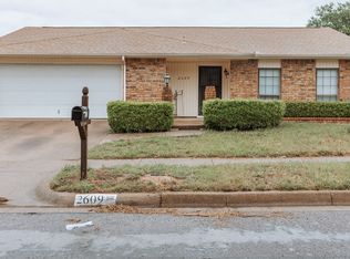2609 Treeview Dr, Arlington, TX 76016