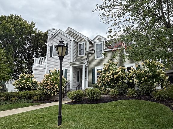 2nd image of 4 Village Dr #4