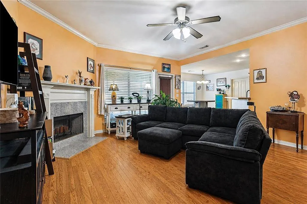 3 bed, 1431 sqft, $1,750 — Photo 3