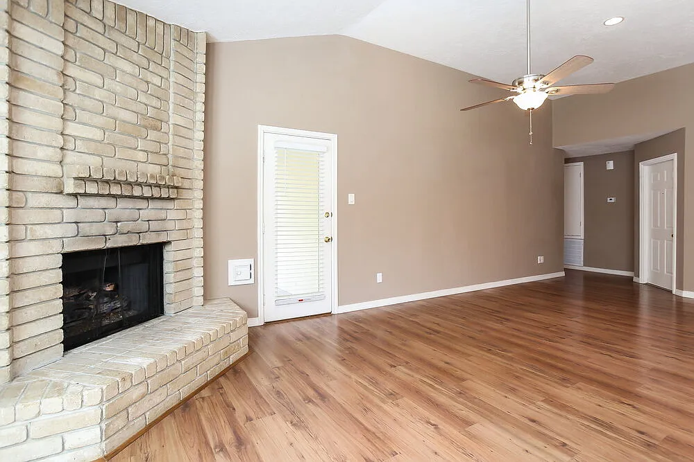 3 bed, 2.0 bath, 1278 sqft, $1,750 — Photo 3