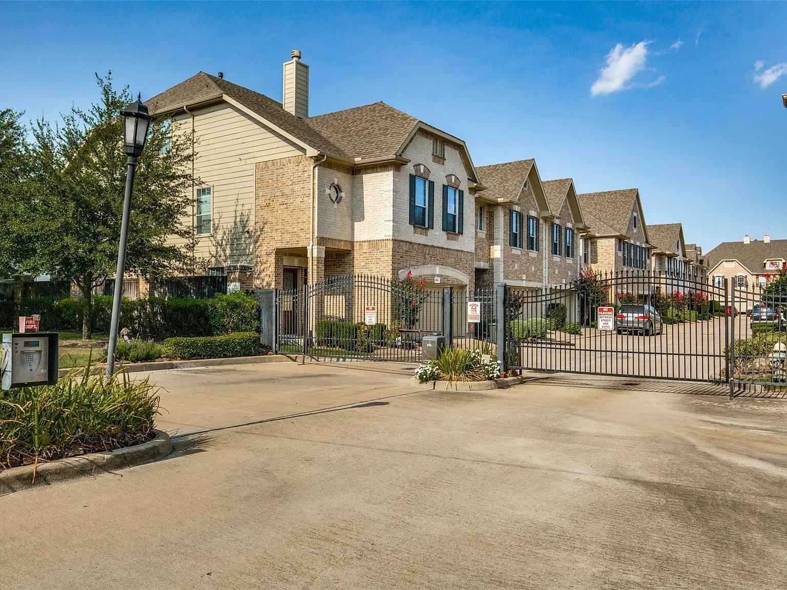 3 bed, 4.0 bath, 3476 sqft, $2,695 — Photo 4