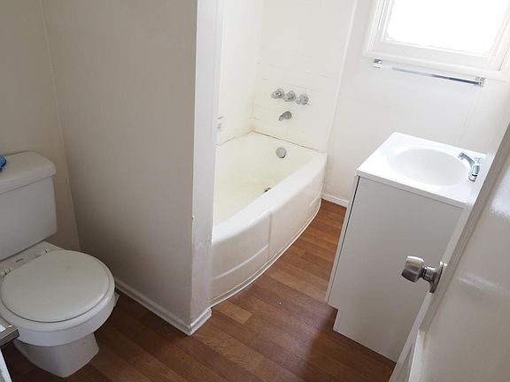 4th image of 4187 50th St