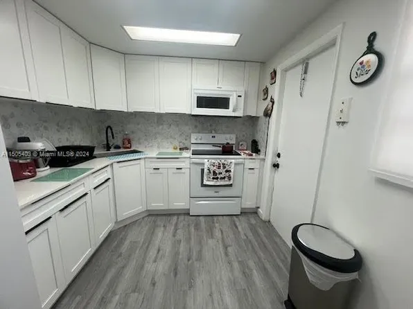 14140 SW 84th St APT 402H, Miami, FL 33183