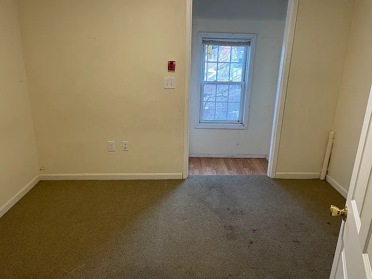 227 Roxbury St #2A — Photo 6