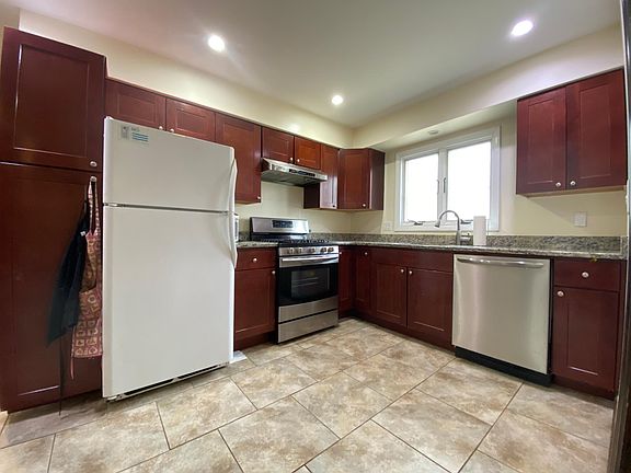 5th image of 210 Sheraden Ave #2F