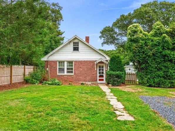 98 Burt Avenue, Northport, NY 11768