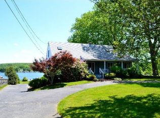 540 Nanaquaket Rd, Tiverton, RI 02878
