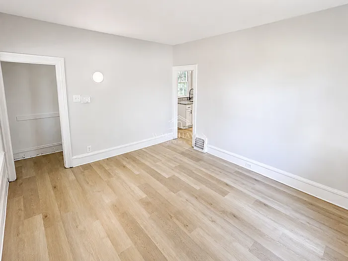 668 Sherman St — Photo 3