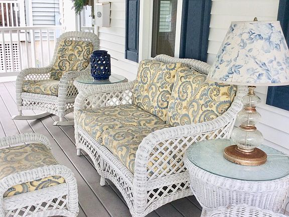 C9827EEA-AAF4-4BC7-BF1C-EB483C80DBC9