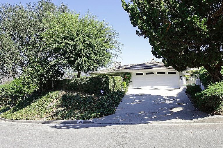 1st image of 1400 Greenmont Dr