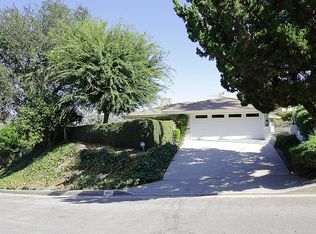 1400 Greenmont Dr, Glendale, CA 91208